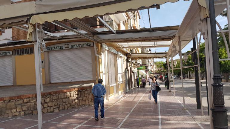 El Paseo Primero de Mayo alberga gran número de terrazas