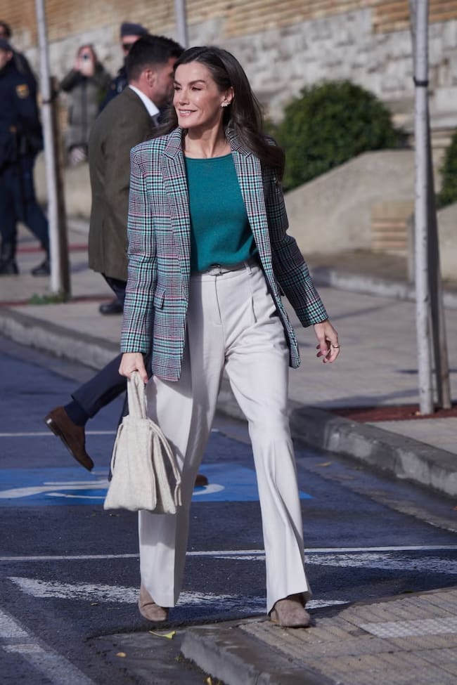 Reina Letizia con el bolso de Wooldreamers