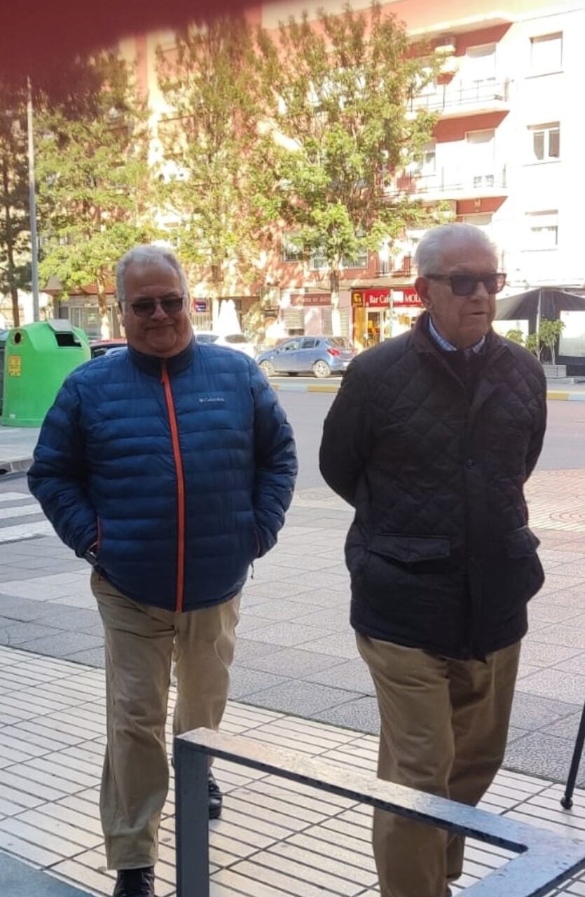 Pedro Vindel, ex director del Puerto de Cartagena y José Segura, jefe de Instalaciones del Puerto a la entrada del Juzgado