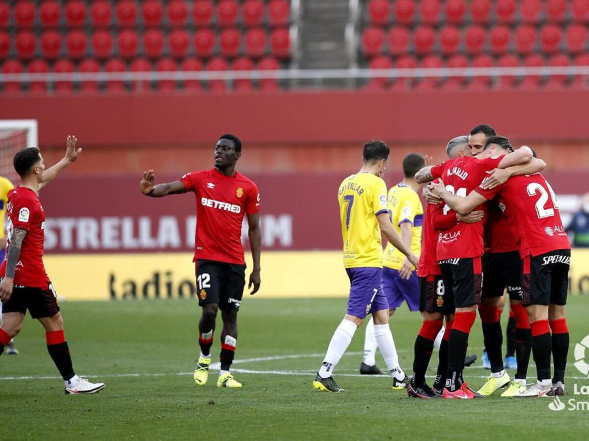 (2-0): Un Almería débil en las áreas vuelve a perder
