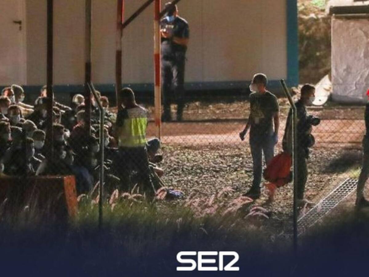 Mujeres y niños en el CATE de Barranco Seco