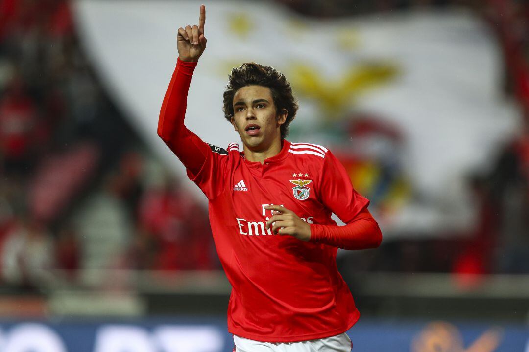 João Félix celebra el primero de sus goles ante el Marítimo 