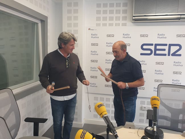 José Hernández (Pepote), inventor de la cañeta y Antonio García ex director de la Escuela de Arte León Ortega de Huelva