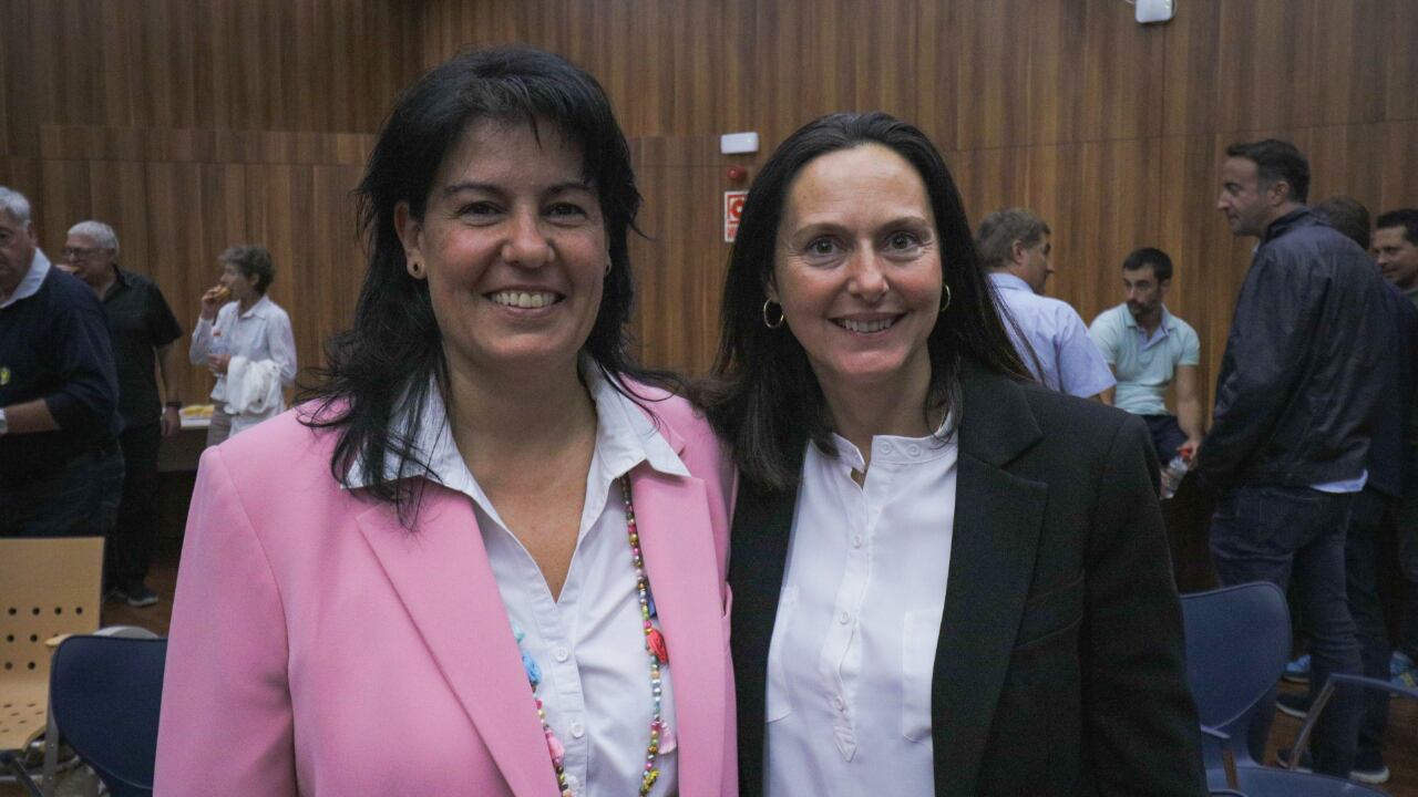 Eva Sansa i Olga Molné durant el congrés de CC d'ahir a la nit.