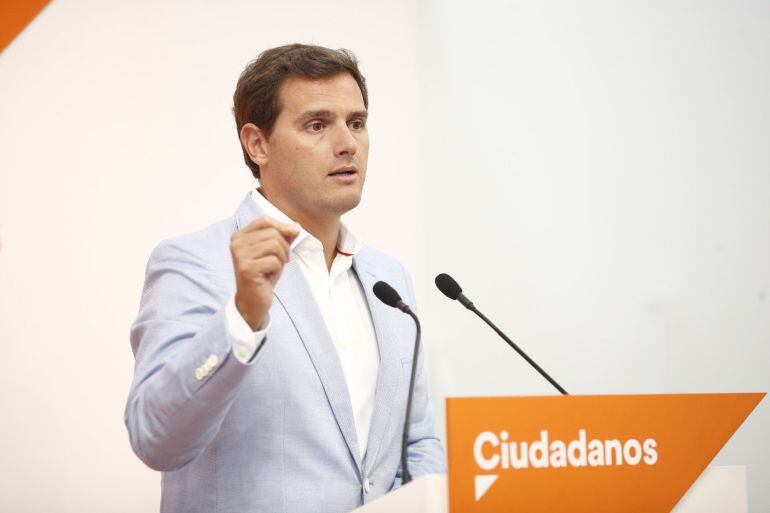 El presidente de Ciudadanos, Albert Rivera, ofrece una rueda de prensa tras la reunión del Comité Permanente de su partido. 