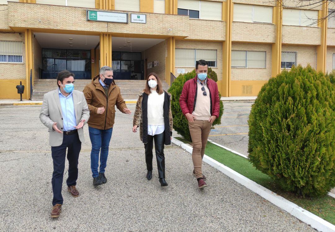 Visita del delegado de Educación y autoridades locales al IES Nuestra Señora de Alharilla de Porcuna.