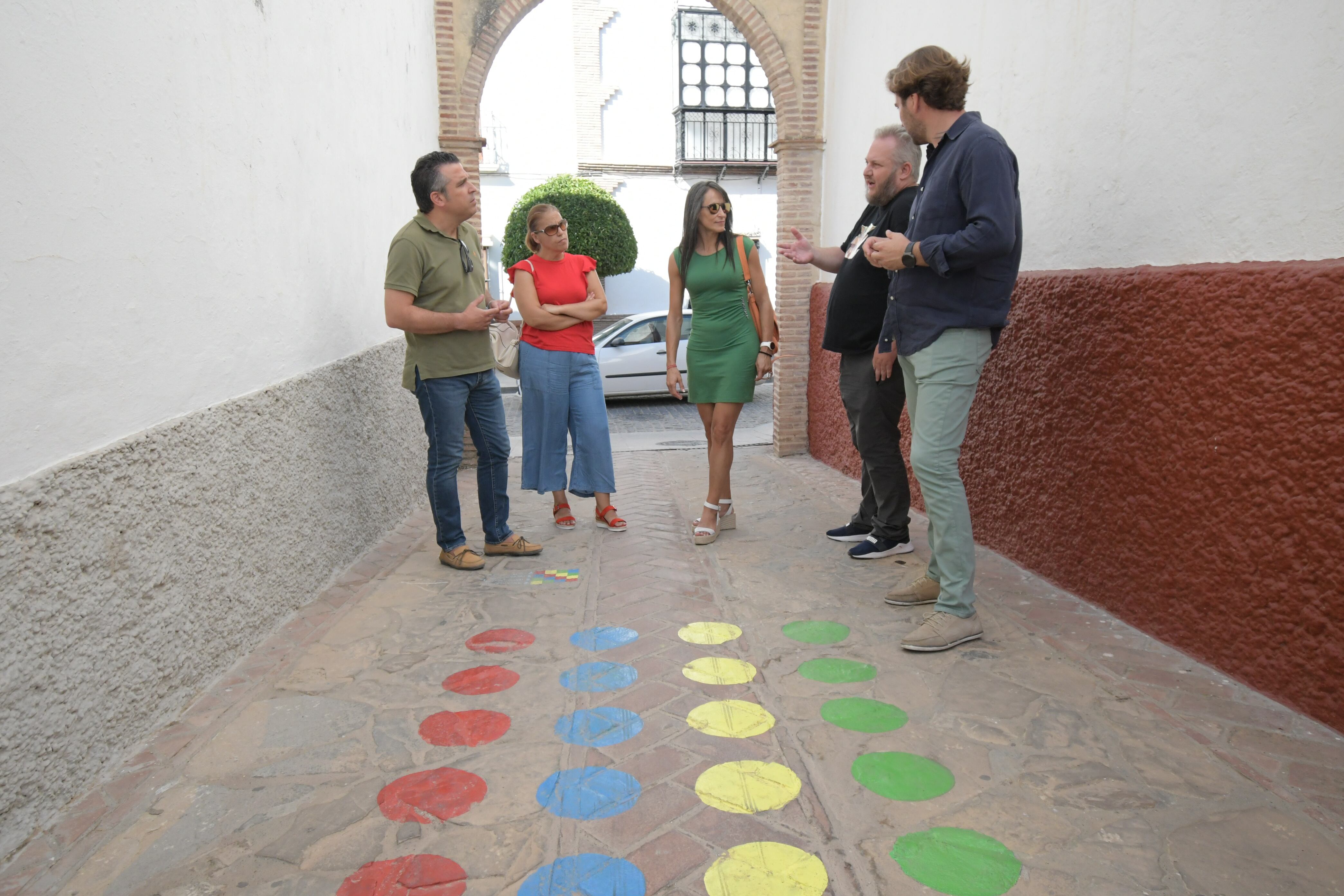 En la presentación del proyecto estuvieron el diputado provincial Juan Álvarez, Pepi Jurado, alcaldesa de Cañete la Real, los concejales Andrés Morón e Inmaculada Lancha y el coordinador de la iniciativa, Daniel Ruiz