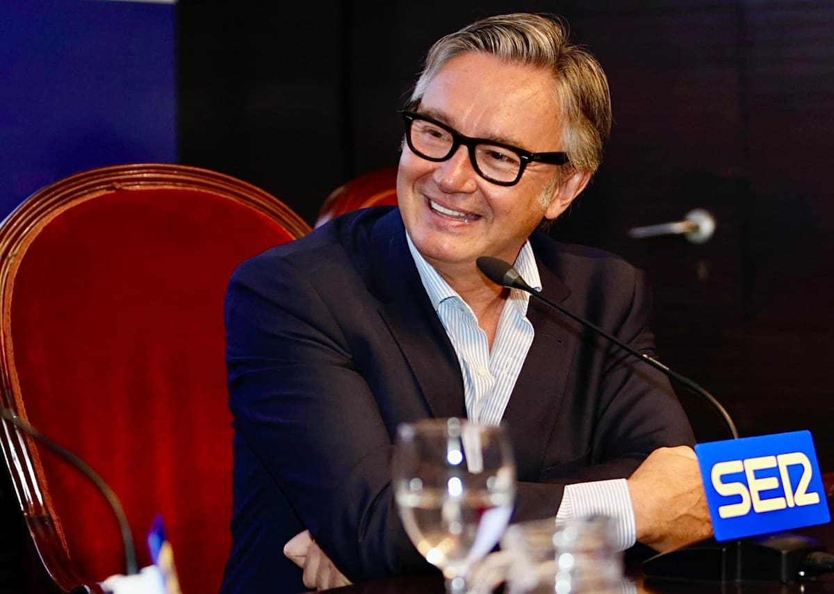 En las vísperas del inicio de la campaña electoral, el candidato de Vox a la presidencia de la Junta de Andalucía, participa en el Encuentro SER celebrado en el salón de actos de la Cámara de Comercio de Sevilla