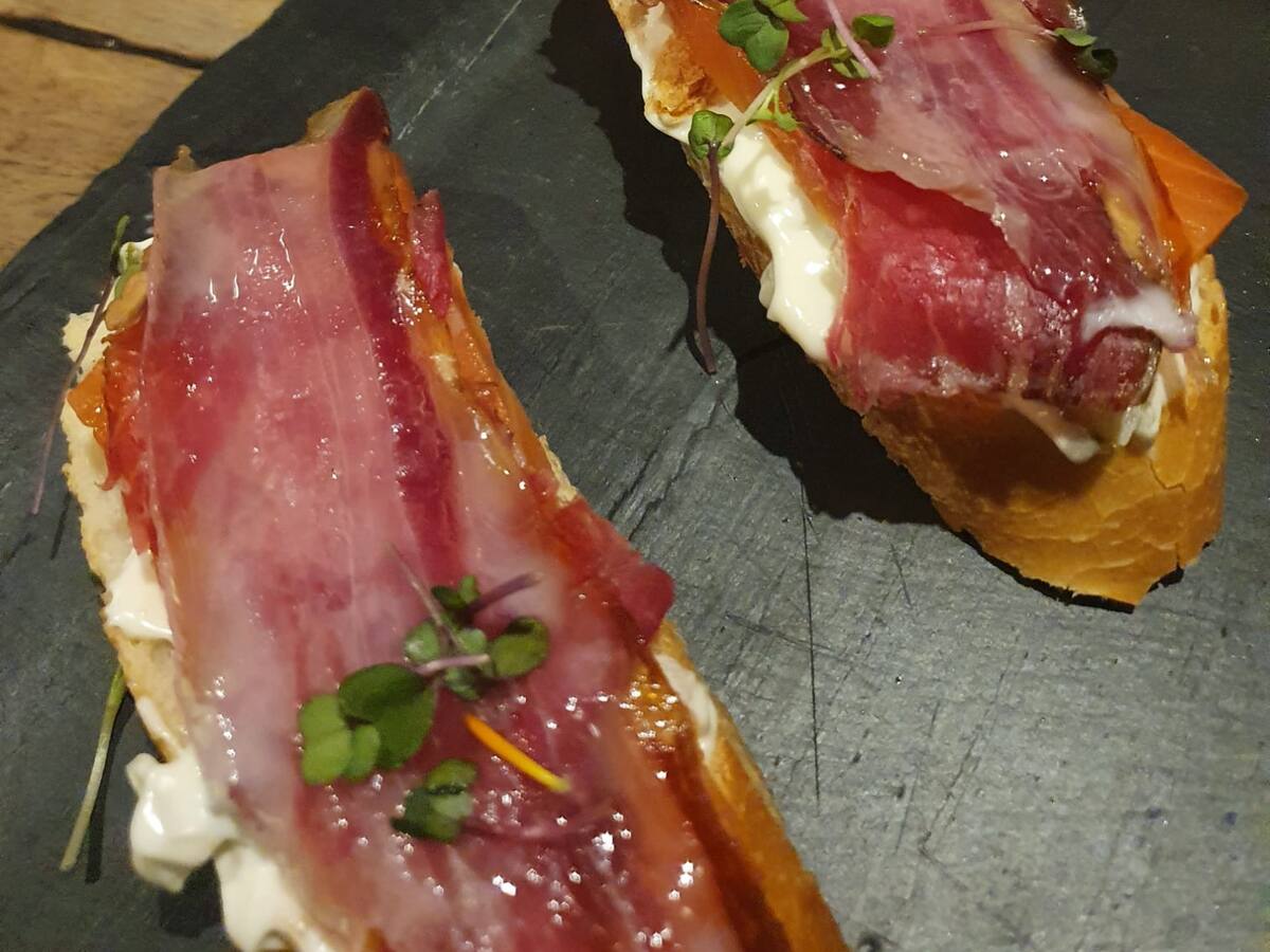 Los vinos premiados de Bodega Pirineos, la mejor compañía para salir de tapas por Barbastro