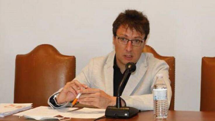 El edil de Ciudadanos en Peñafiel, Tomás Veganzones, responde al alcalde, Roberto Díez, por el caso de un posible delito de prevaricación.