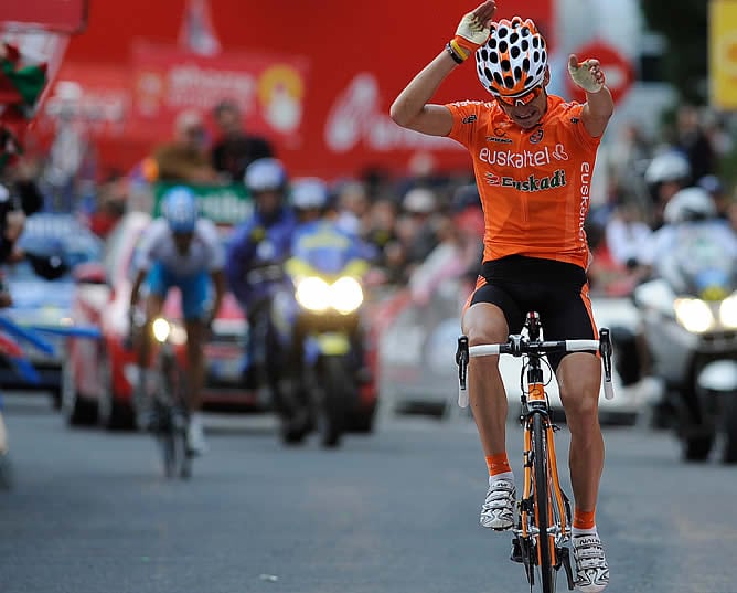 El ciclista de Euskaltel ha recuperado el jersey rojo de líder tras su victoria en la estación de esquí de Vallnord (Andorra) en la úndécima etapa de la Vuelta 2010