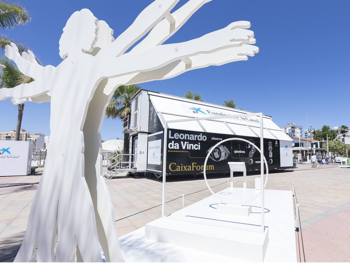 La Fundación La Caixa acerca la figura de Leonardo Da Vinci a la playa de Gandia