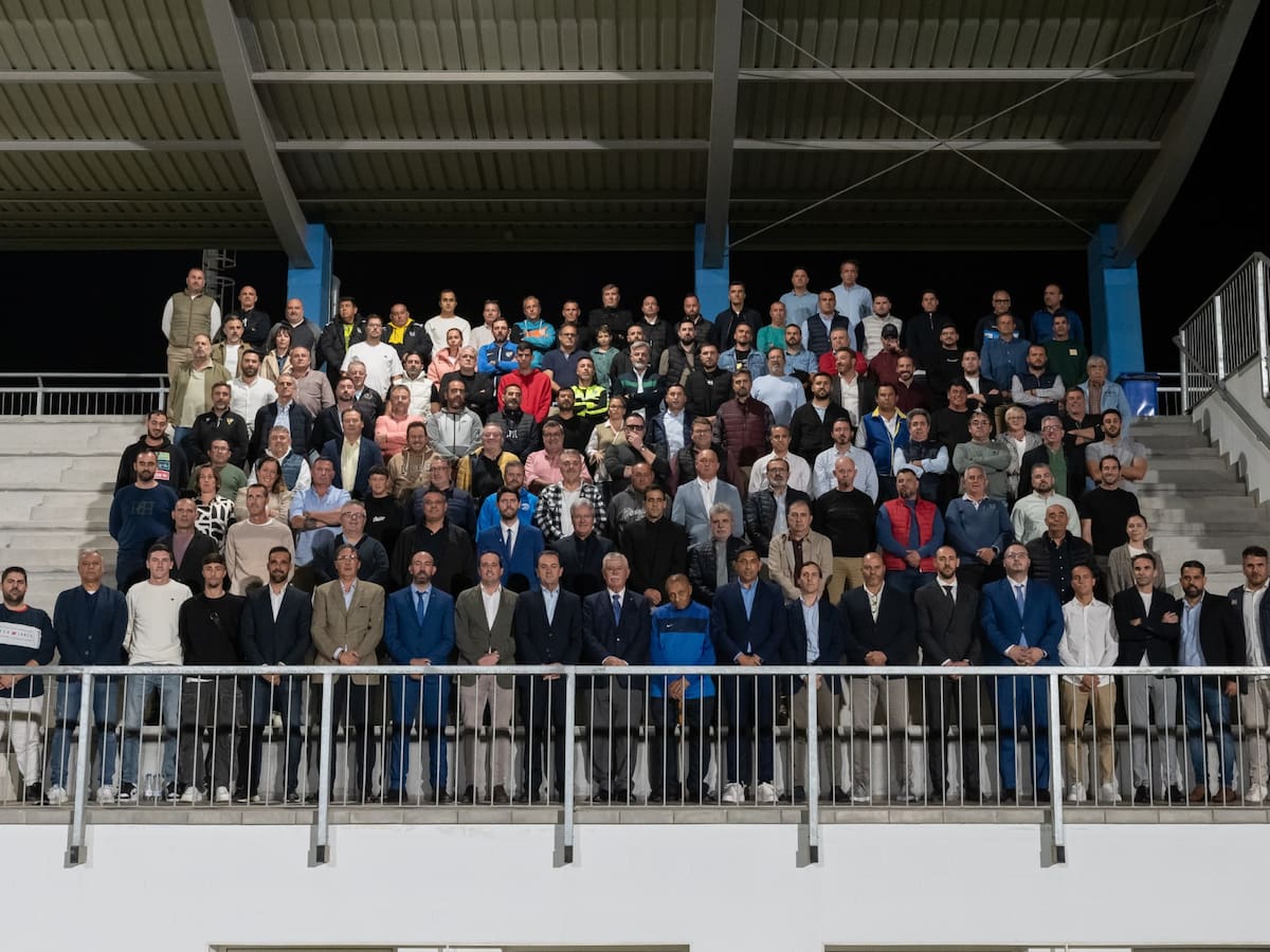 El Málaga firma un acuerdo de colaboración con 65 clubes de Málaga y provincia