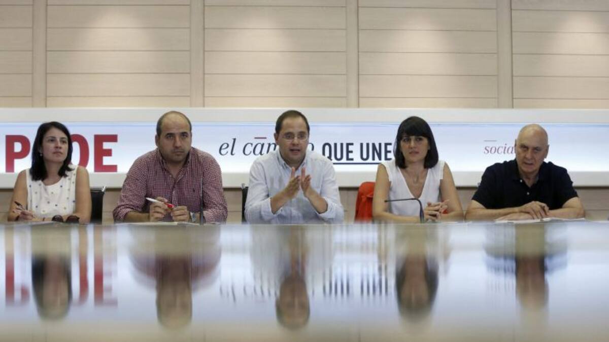El PSOE afrontará las catalanas sin concreción de su reforma federal