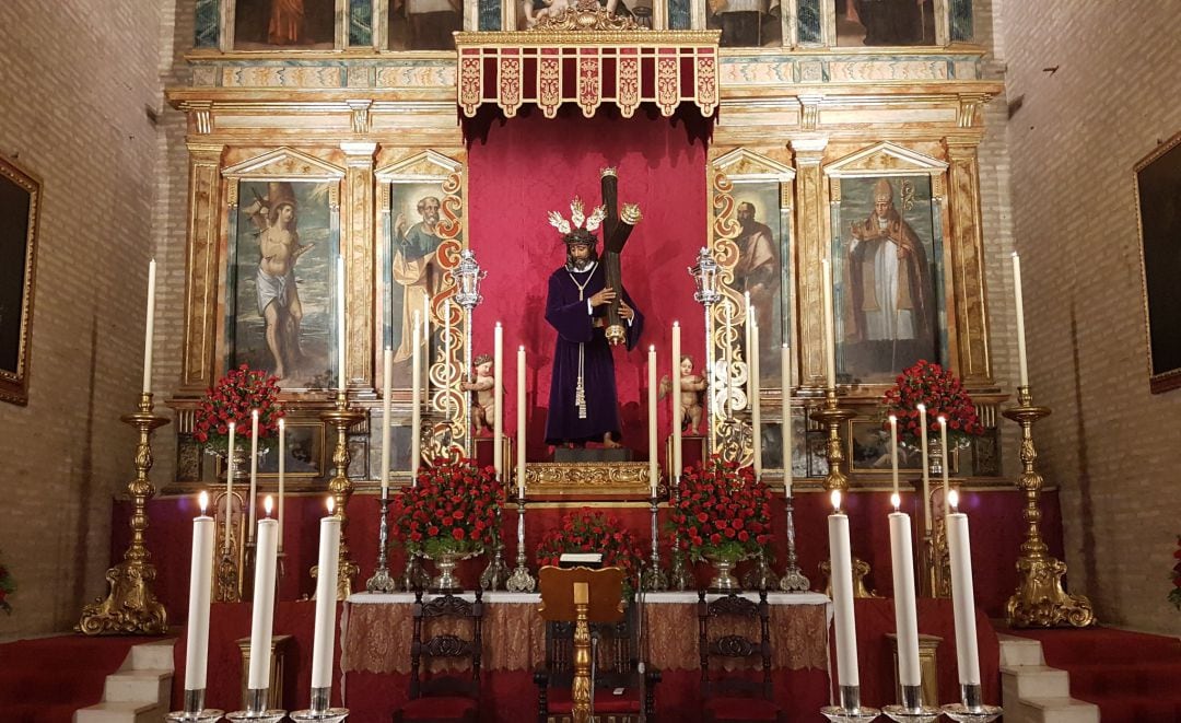 La imagen de Jesus Nazareno en el altar de triduo en la Parroquia de Nuestra Señora de la Oliva de Salteras