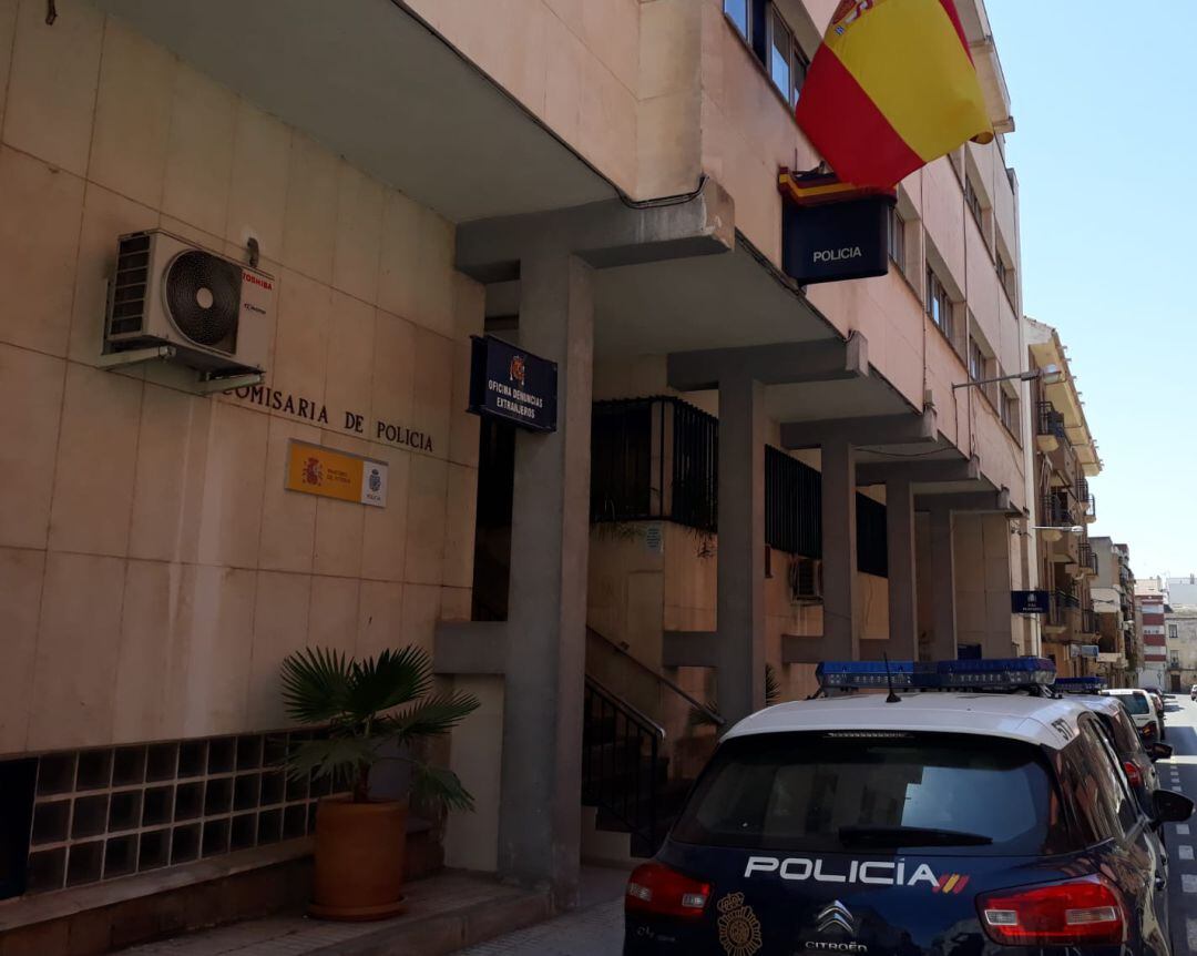 Comisaría de la Policía Nacional en Linares.