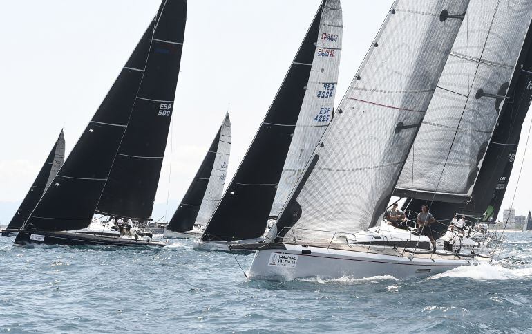 Salida de la primera regata del Trofeo S.M. La reina-Copa Almirante Sánchez-Barcaiztegui