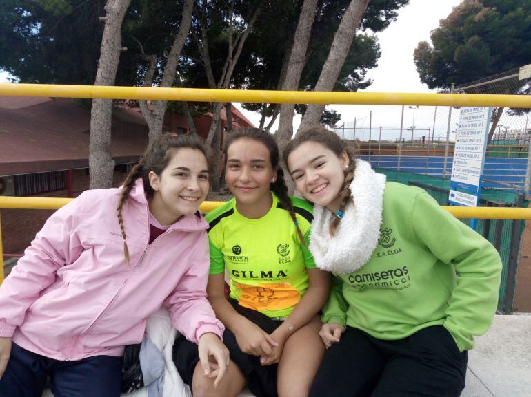 Atletas cadetes del Camisetas Económicas Elda en el Provincial de Sant Joan