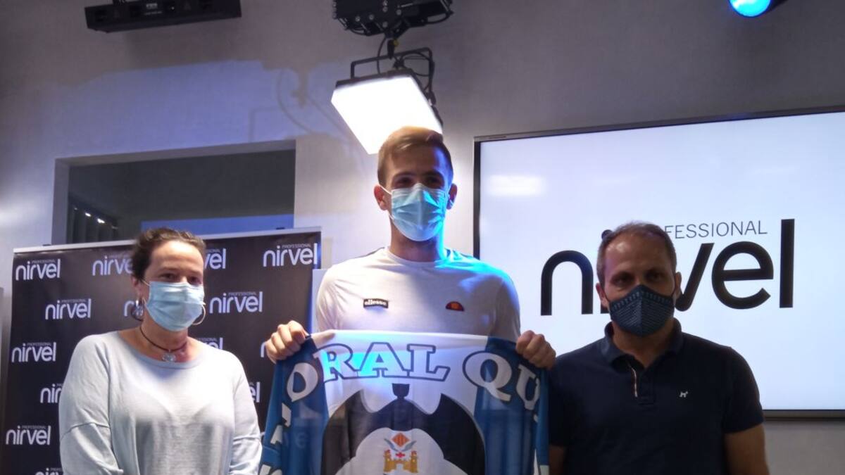 El Alcoyano cierra el fichaje del extremo Dani Vega y al portero esloveno Tomaz