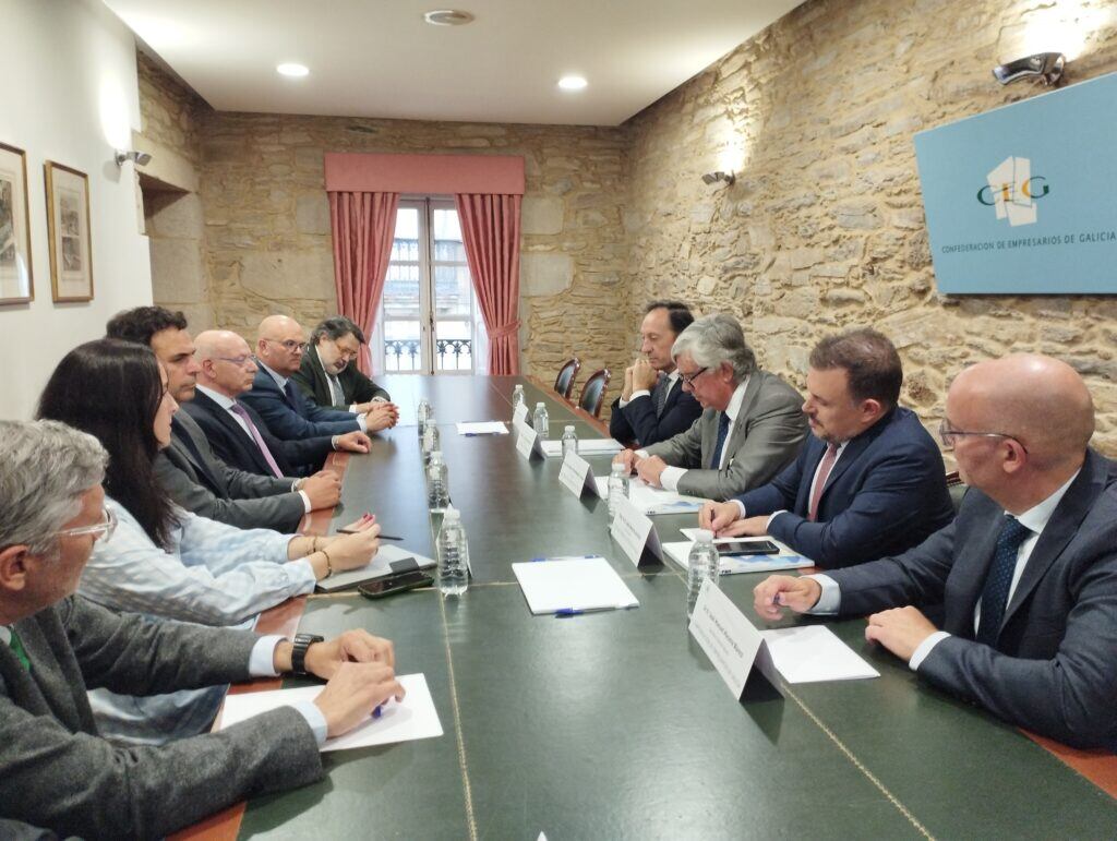 José Augusto Duarte, embajador de Portugal, se reúne con la CEG en Galicia