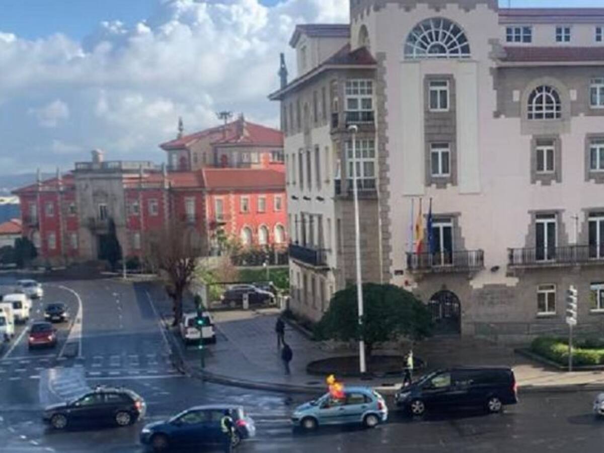 Caravana de coches en contra de la eliminación de la jubilación parcial en el sector de la limpieza