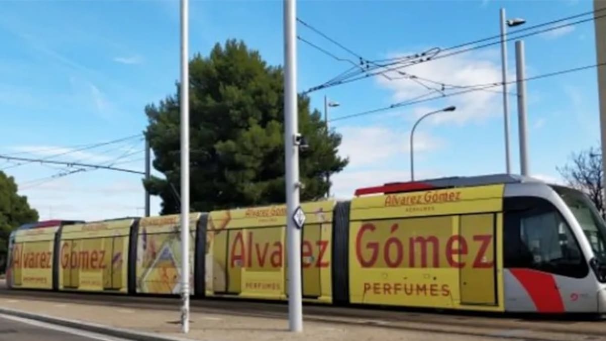 Quejas sobre la publicidad del tranvía