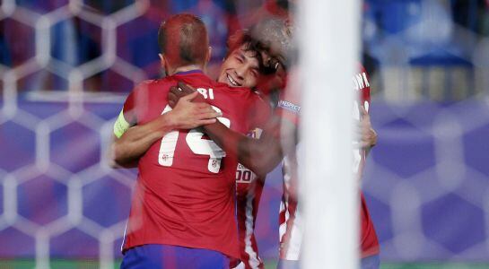 Óliver Torres celebra su gol al Astana.