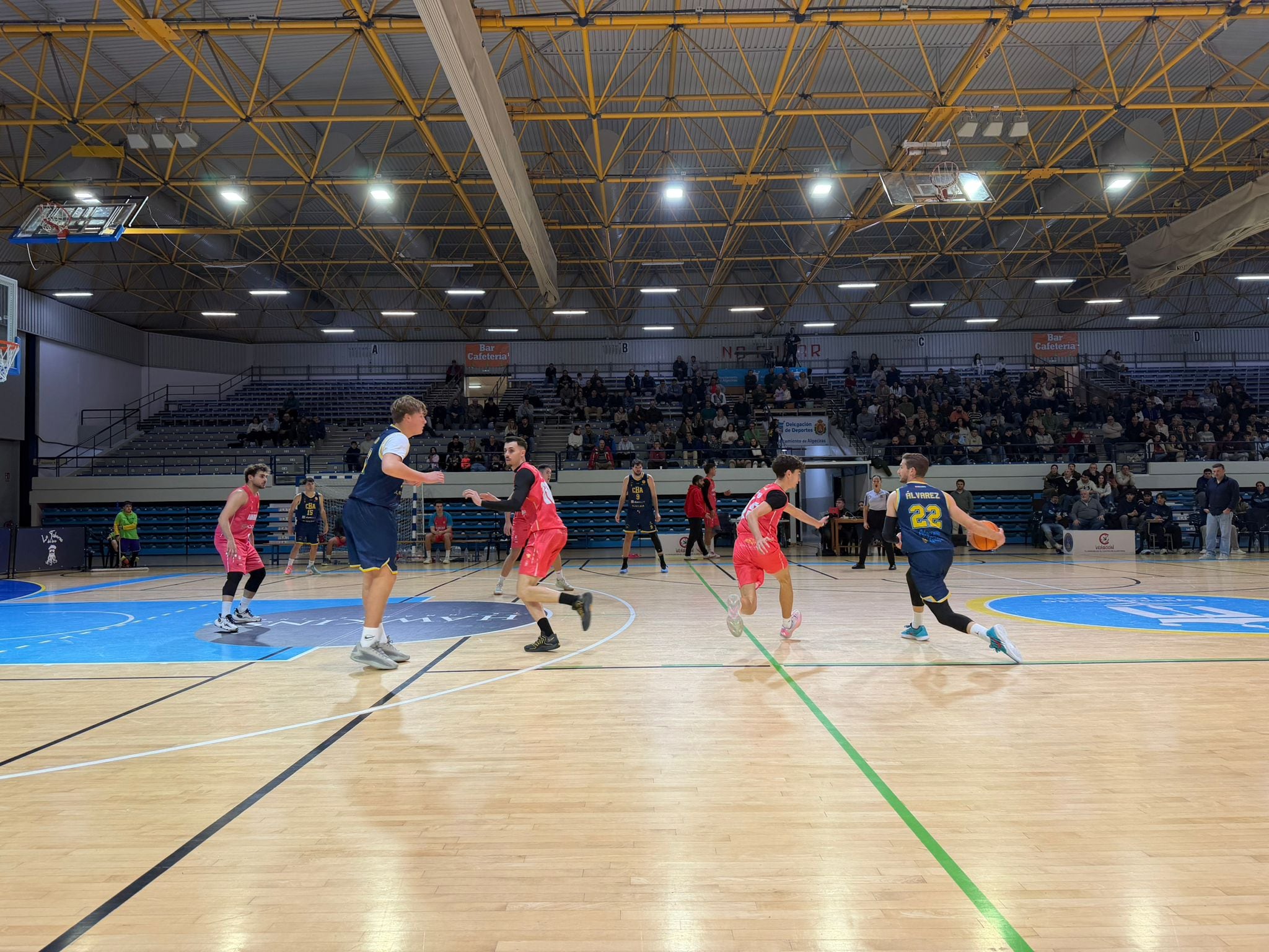 Un lance del partido