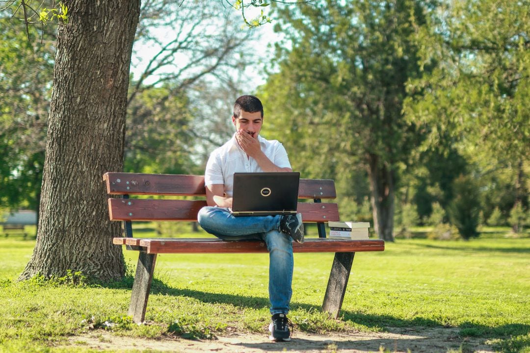 Estudiante en el parque