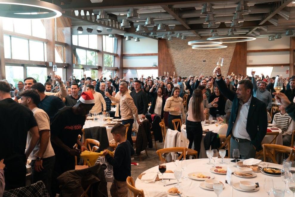 El Almería ha brindado por la Navidad con todos y en enero salen al mercado.