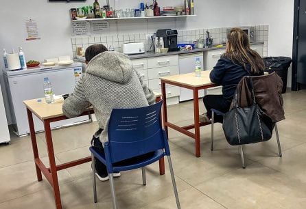 Cruz Roja Elda ofrece alimentos y kit contra el frío a las personas sin hogar en su sede