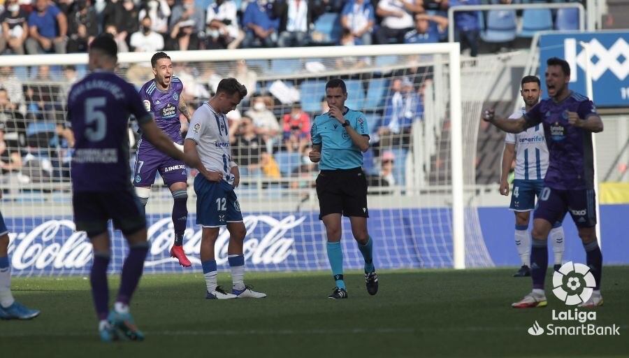 El Tenerife fue superado claramente por el Real Valladolid.