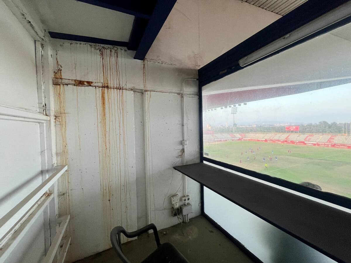 Siglo Rojiblanco carga contra el mantenimiento del estadio del Algeciras