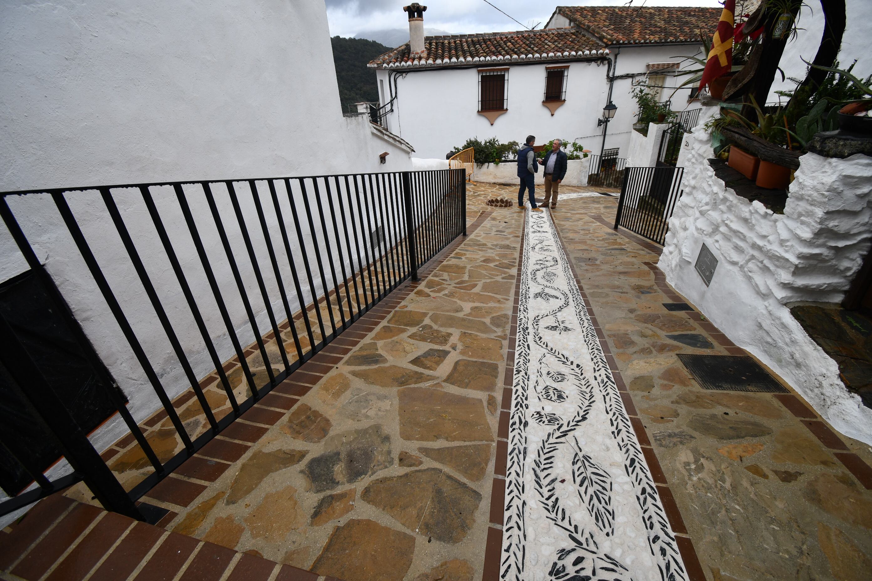 Imagen del estado actual de la Calle Alta en Benalauría