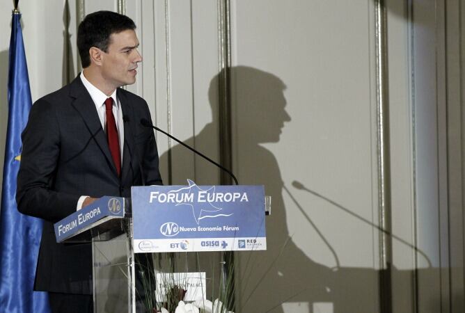 El secretario general del PSOE, Pedro Sánchez, durante su intervención en un desayuno informativo organizado en Madrid por Nueva Economía Forum