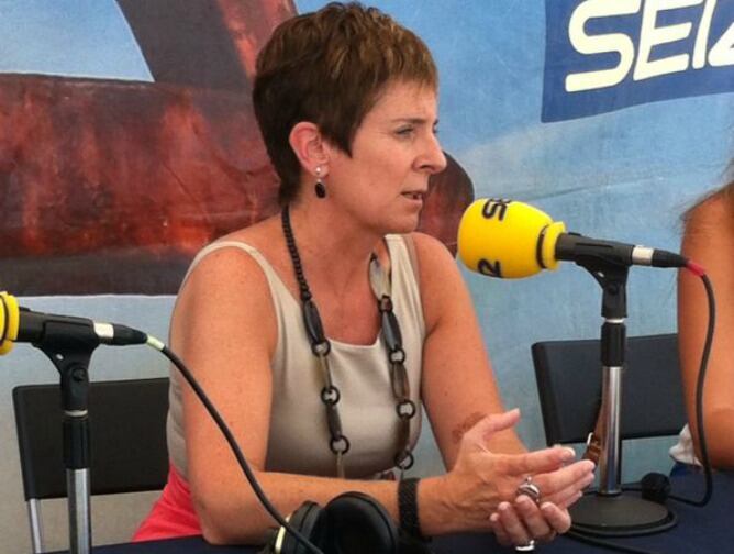 Arantza tapia en los micrófonos de Hoy por Hoy Verano San Sebastián