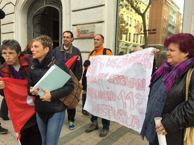 Esta mañana se han registrado nuevas firmas en la delegación territorial de la junta pidiendo la segunda ambulancia nocturna.