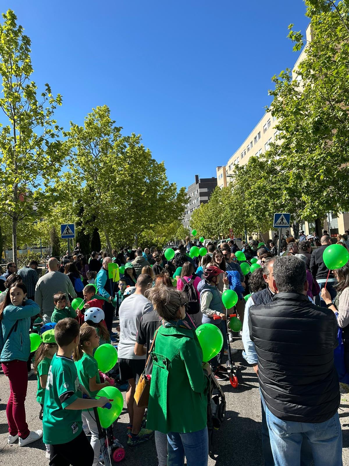 La manifestación por un nuevo instituto en Leganés ha sido seguida por cientos de personas