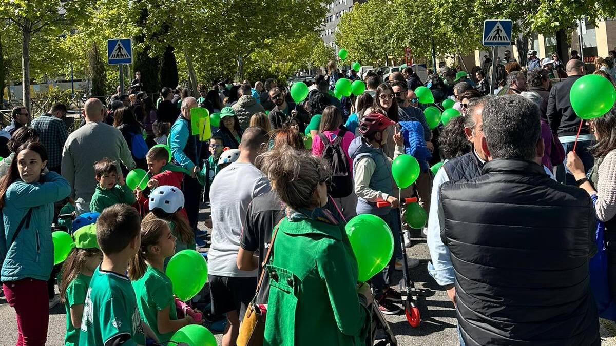 Cientos de personas se manifiestan en Leganés para pedir un instituto en Solagua-Poza del Agua
