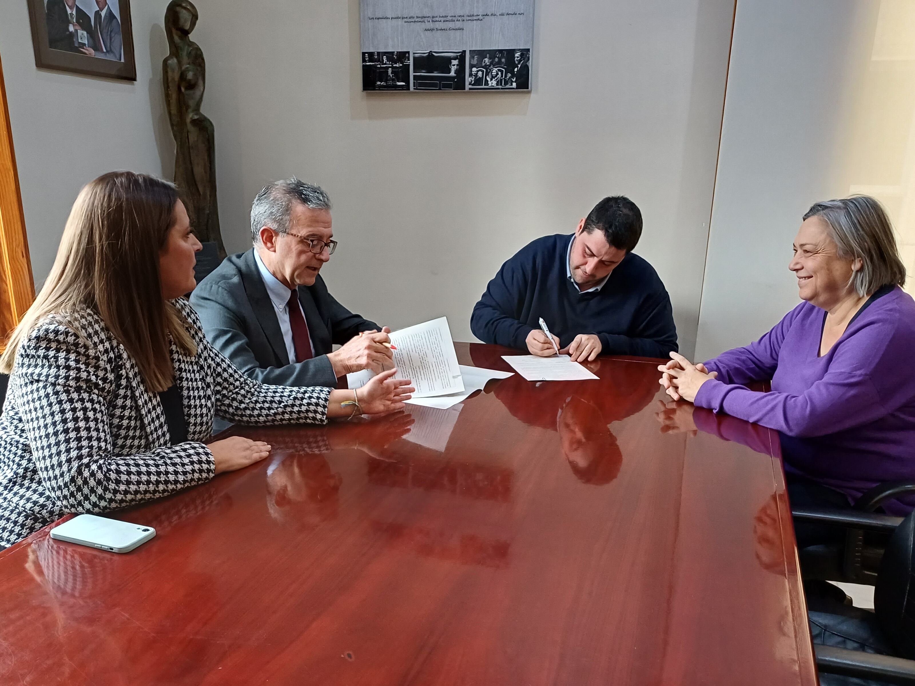 Labora y Nules firman un protocolo para orientar y formar a afectados por el ERE de la cooperativa Cítrics de Nules