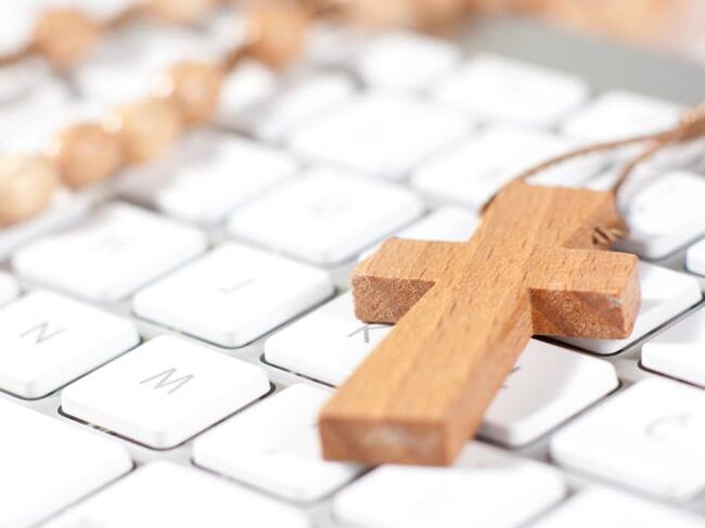 Monjas youtubers, curas geolocalizados y sermones digitales, el afán de la Iglesia por conseguir nuevos fieles