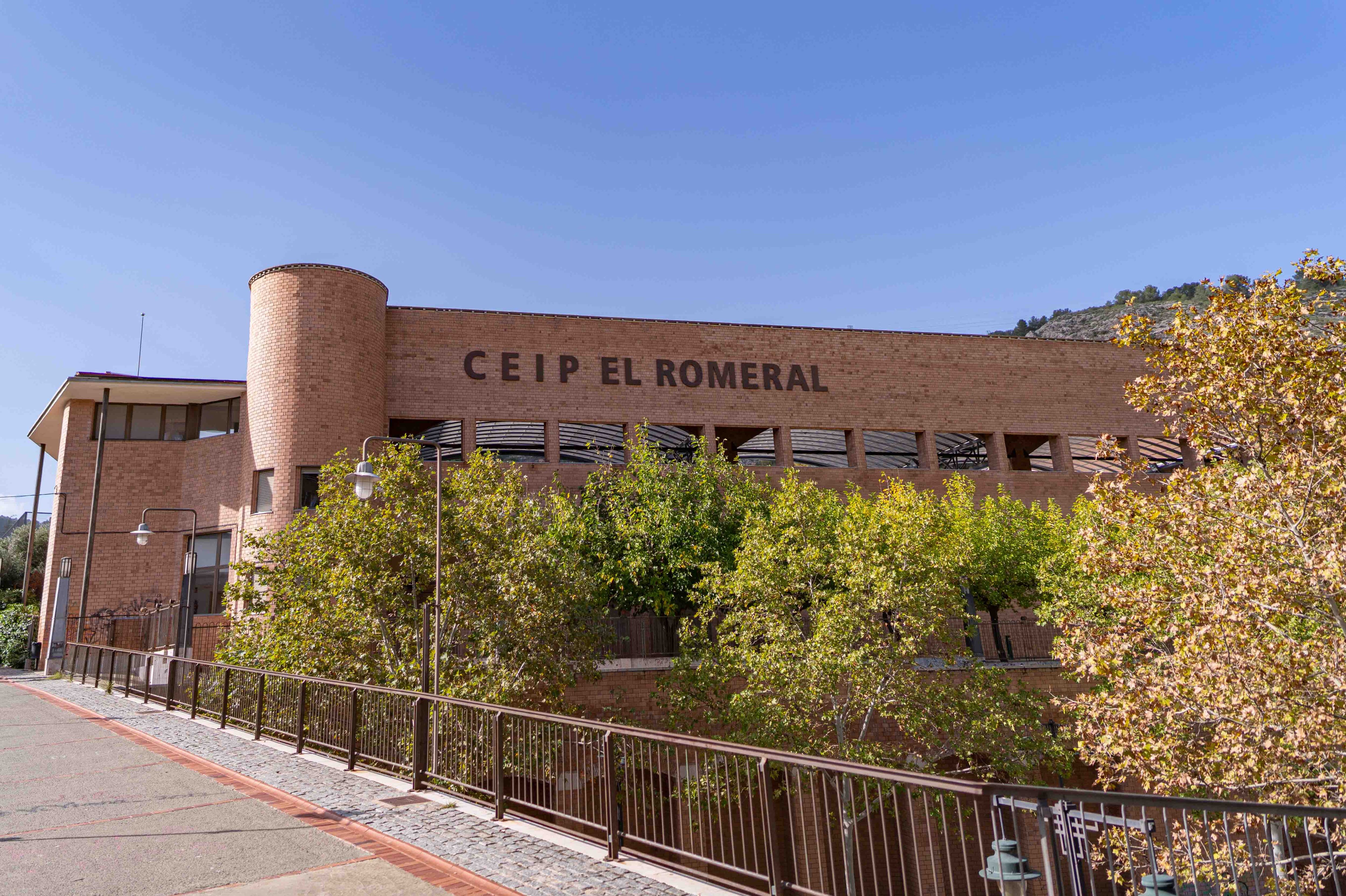 Una vista del CEIP El Romeral