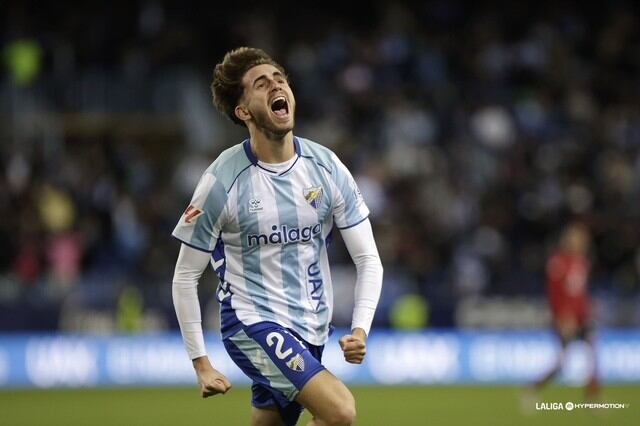 El delantero del Málaga Adrián Niño, protagonista en el partido contra el Mirandés