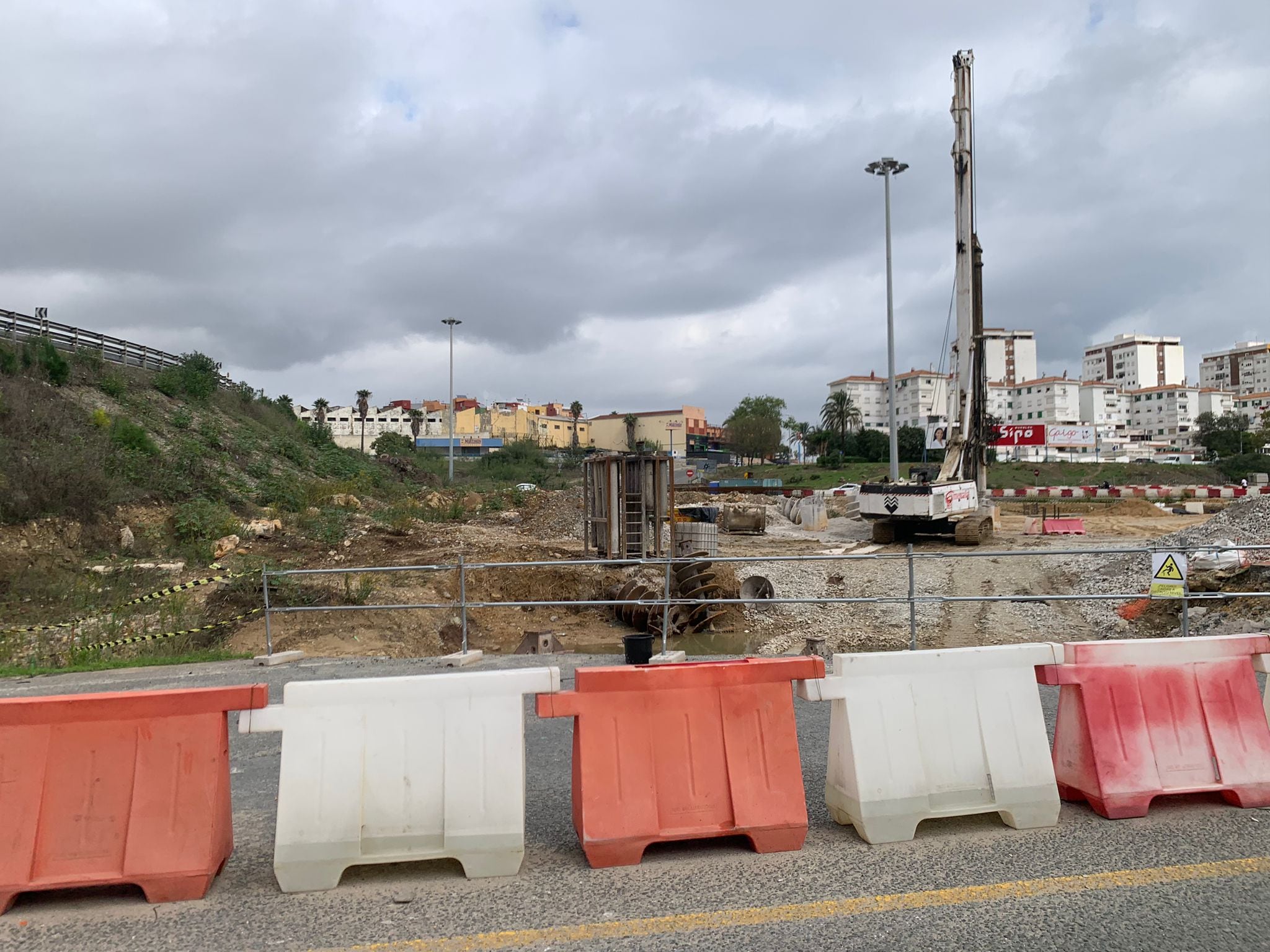 Obras en la rotonda del Acceso Sur