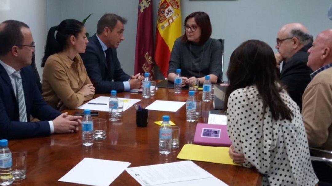 Reunión de Amnistía Internacional con la vicepresidenta del gobierno regional, Isabel Franco