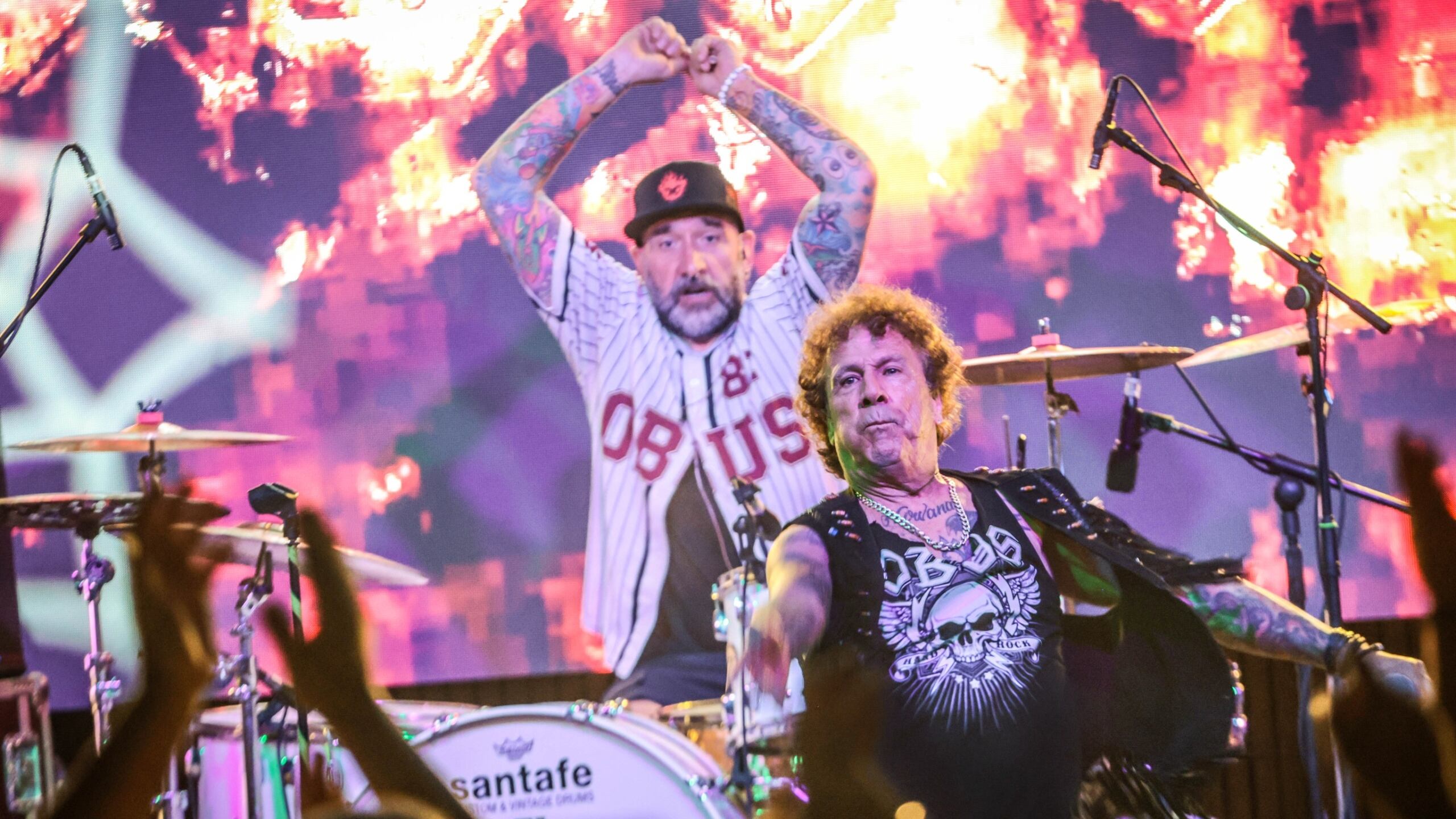 Obús cerró el festival por todo lo alto