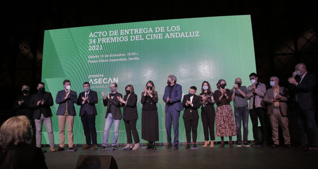 Foto de familia de los premiados en los 43 Premios del Cine Andaluz.