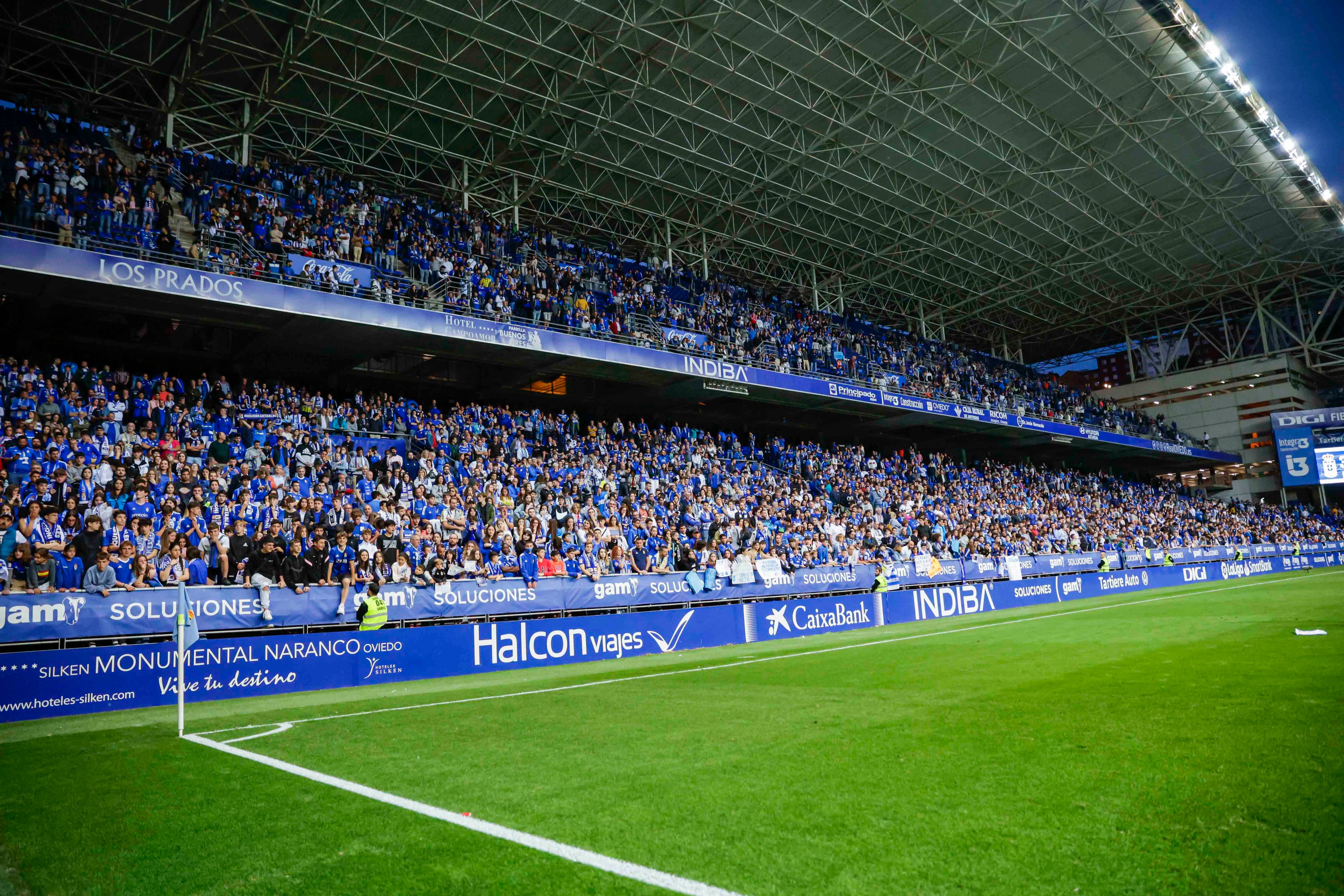 Oviedistas en el Carlos Tartiere (Real Oviedo)