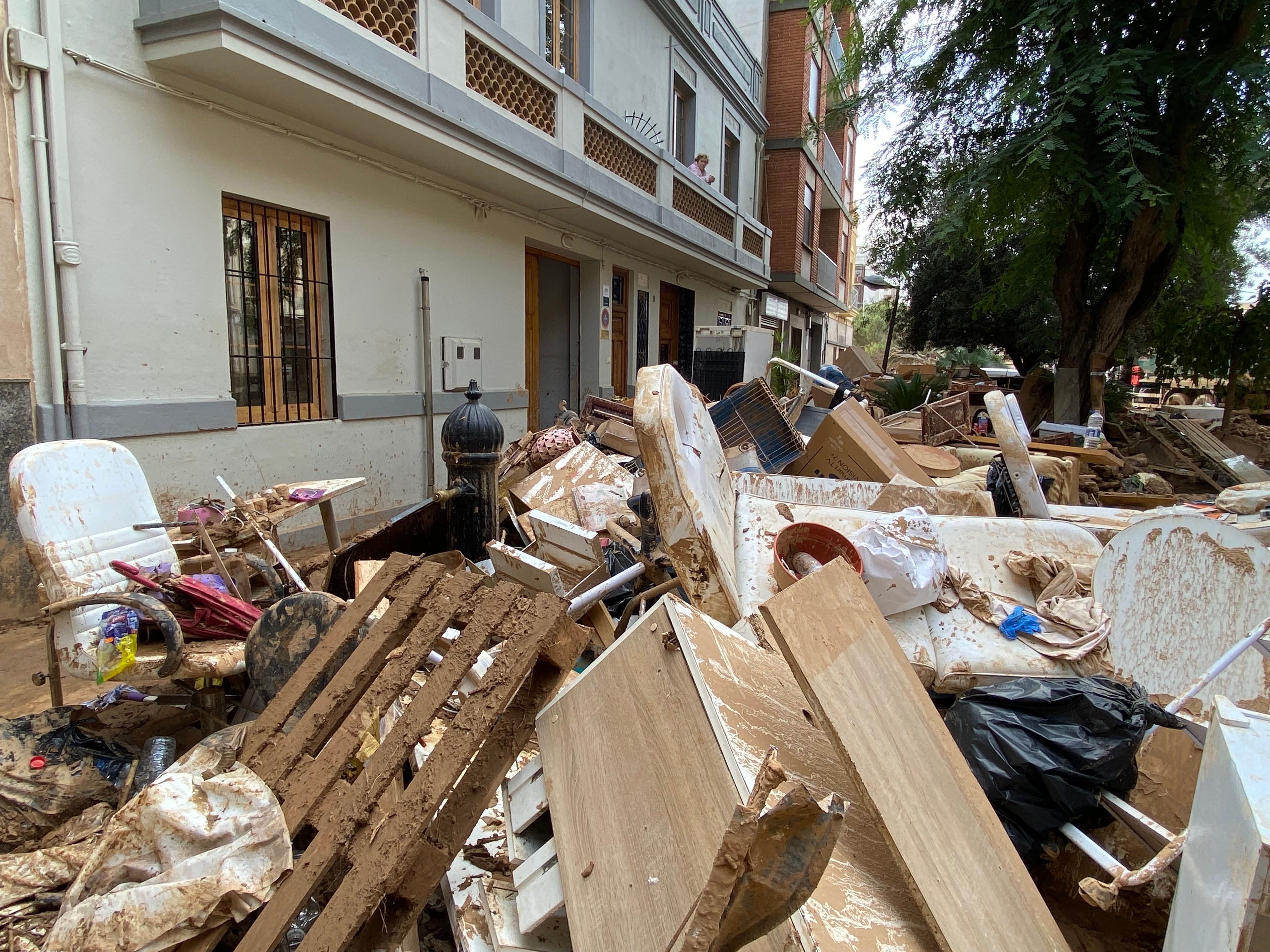 Miles de voluntarios vuelven a llenar la zona cero, mientras sigue la búsqueda de los desaparecidos por la DANA