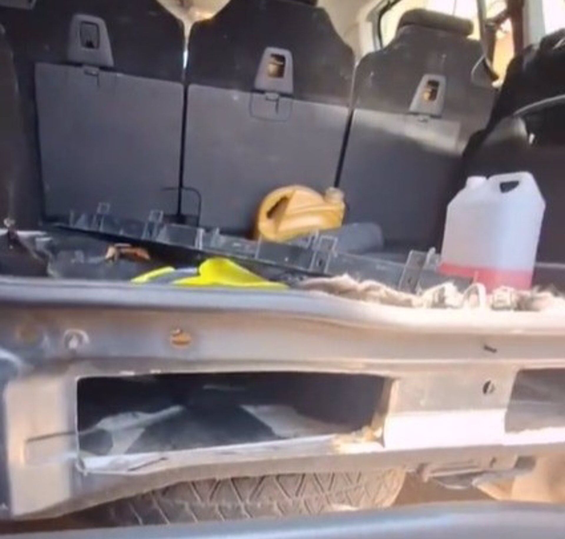 Uno de los vehículos utilizados para transportar la droga